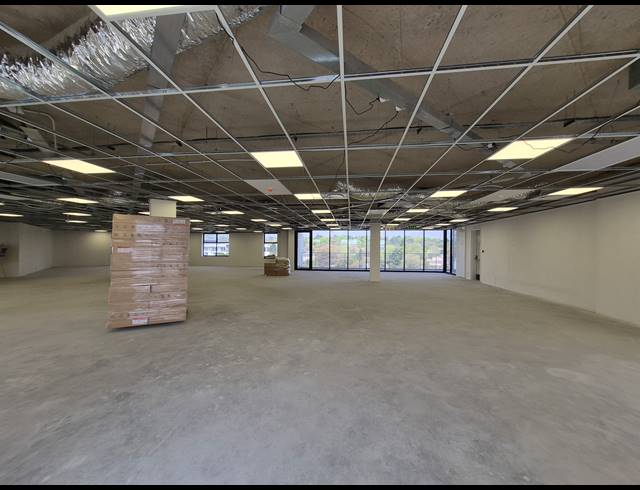 512M² OFFICE TO LET IN GLENADRIENNE EAST